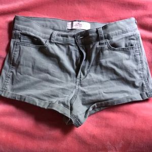 Size 9 high rise olive green hollister shorts
